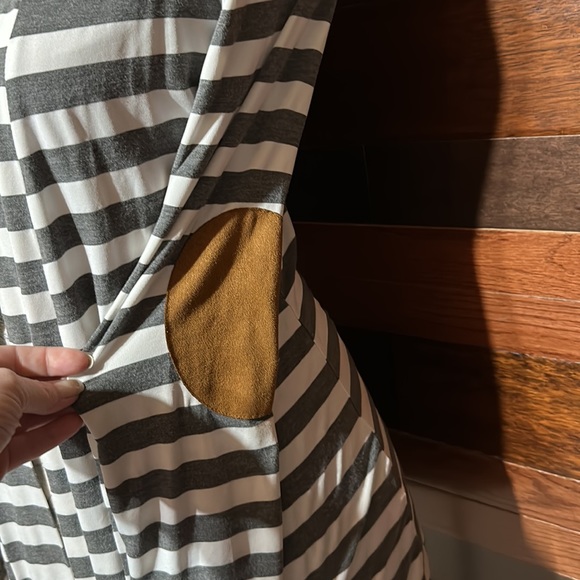 Merry Fun Stretchy Open Front Long Sleeve Gray and White Cardigan - Picture 6 of 10